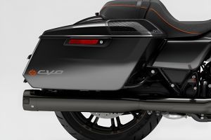 Side Storage of CVO Street Glide