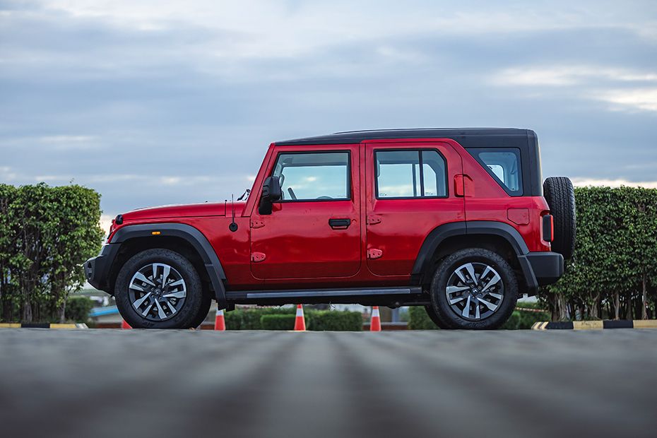 Side view Image of Thar ROXX