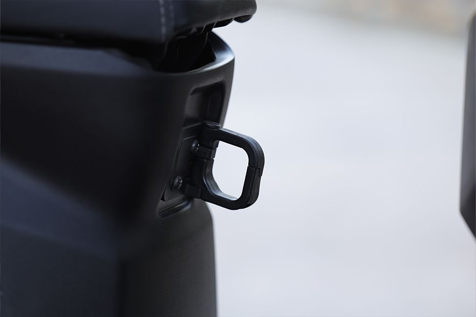 Carry Hook of Xoom 125