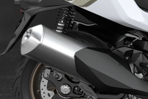 Exhaust View of C 400 GT