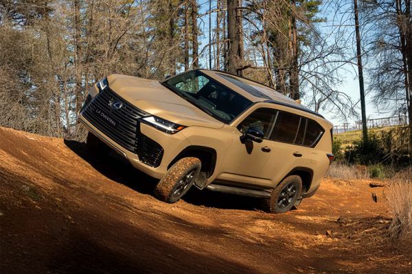 Front 1/4 left Image of LX