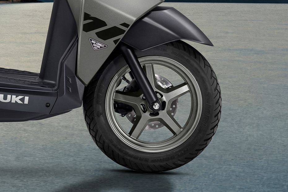 Front Tyre View of Avenis