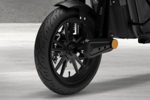 Front Tyre View of Challenger