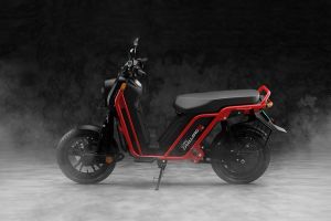 Left Side View of Challenger