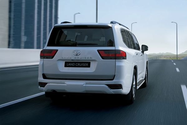 Toyota Land Cruiser 300 ZX - 4x4 SUV On Road Price, RTO, Insurance ...