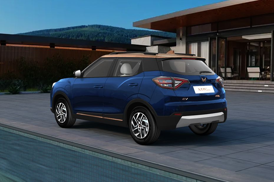 Rear 3/4 left Image of XUV400 EV