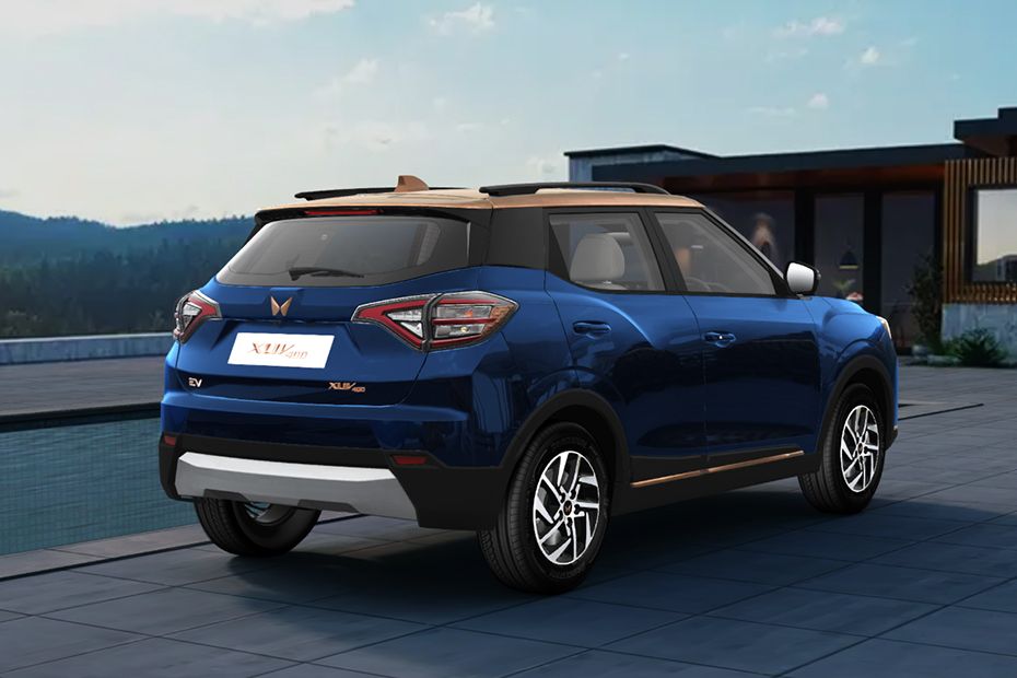 Rear 3/4 Right Image of XUV400 EV