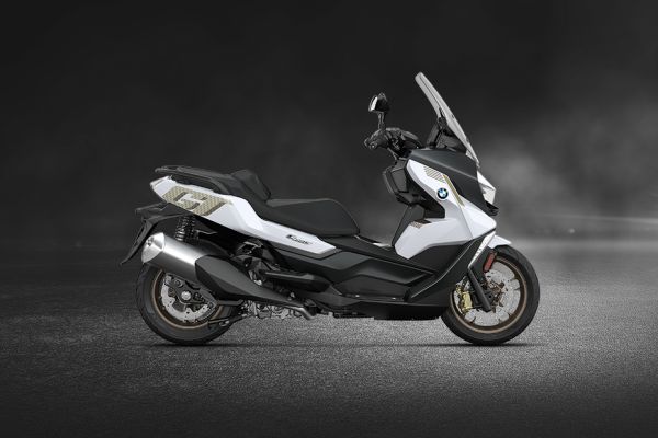 Right Side View of C 400 GT