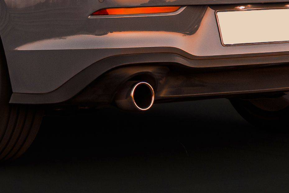 Exhaust tip Image of Golf GTI