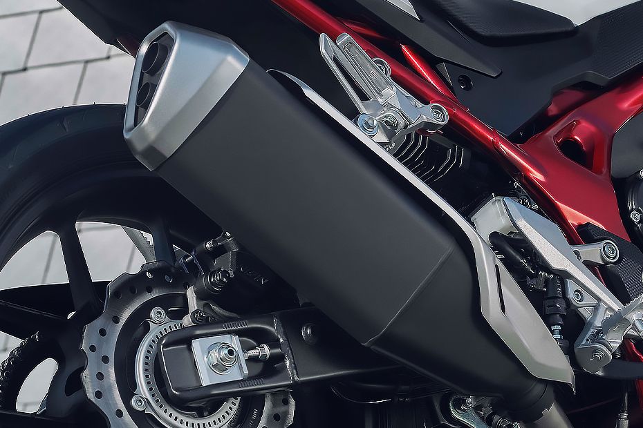 Exhaust View of CB750 Hornet