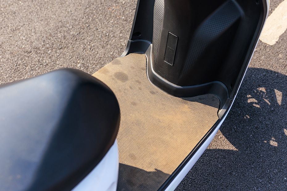 Foot Space View of Hermes 75