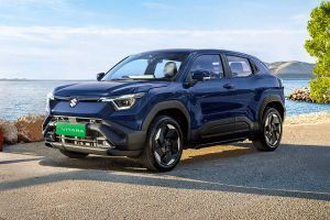 Front 1/4 left Image of e Vitara