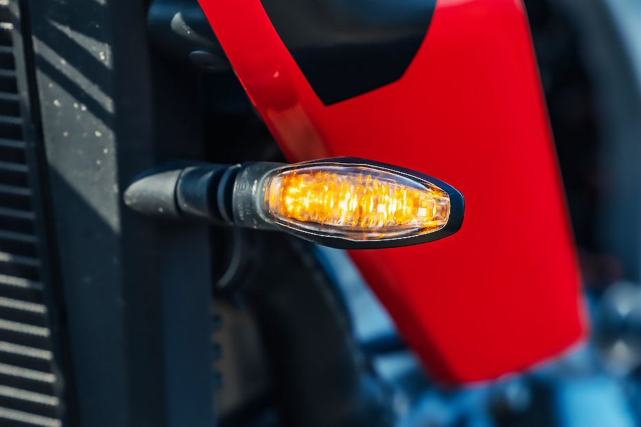 Front Indicator View of Tuono 457