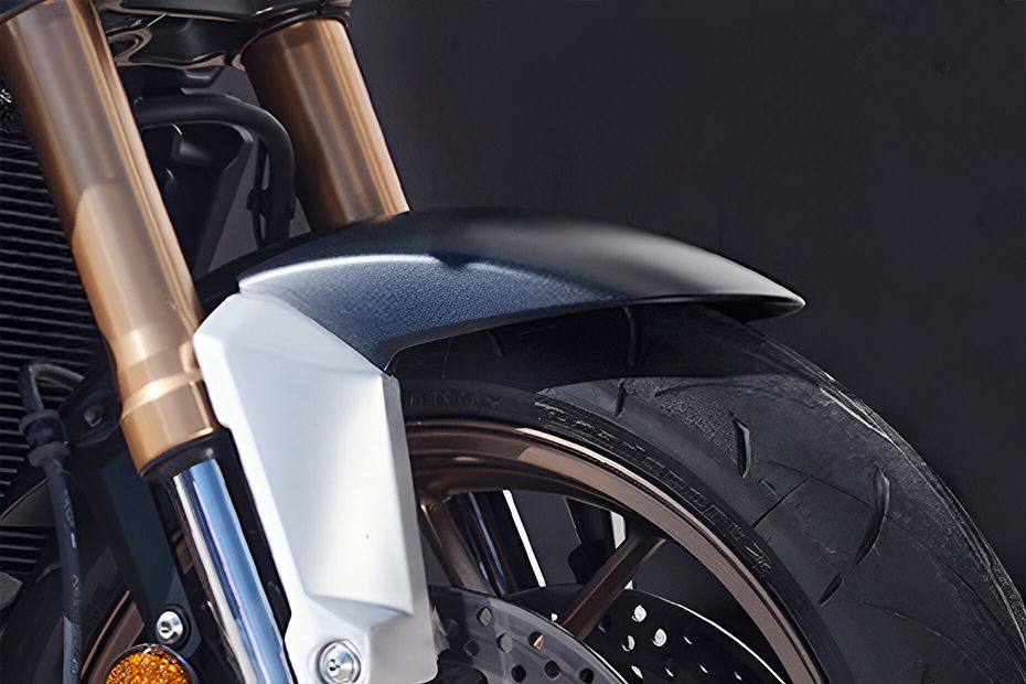 Front Mudguard & Suspension of CB650R
