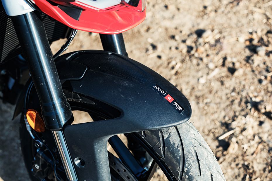 Front Mudguard & Suspension of Tuono 457