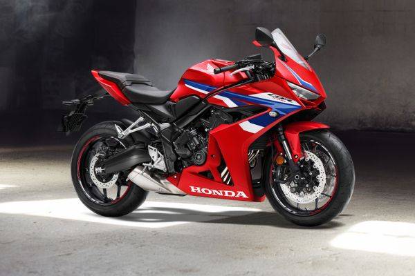 Front Right View of CBR650R