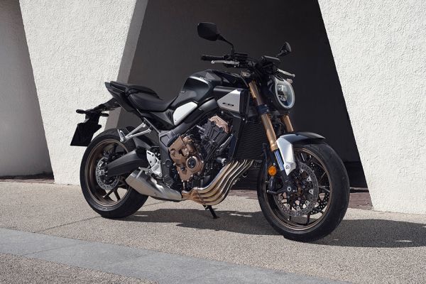 Front Right View of CB650R