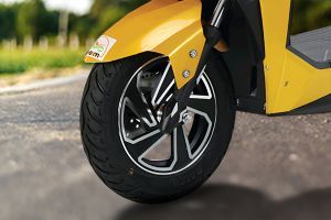 Front Tyre View of Jaunty I-Pro