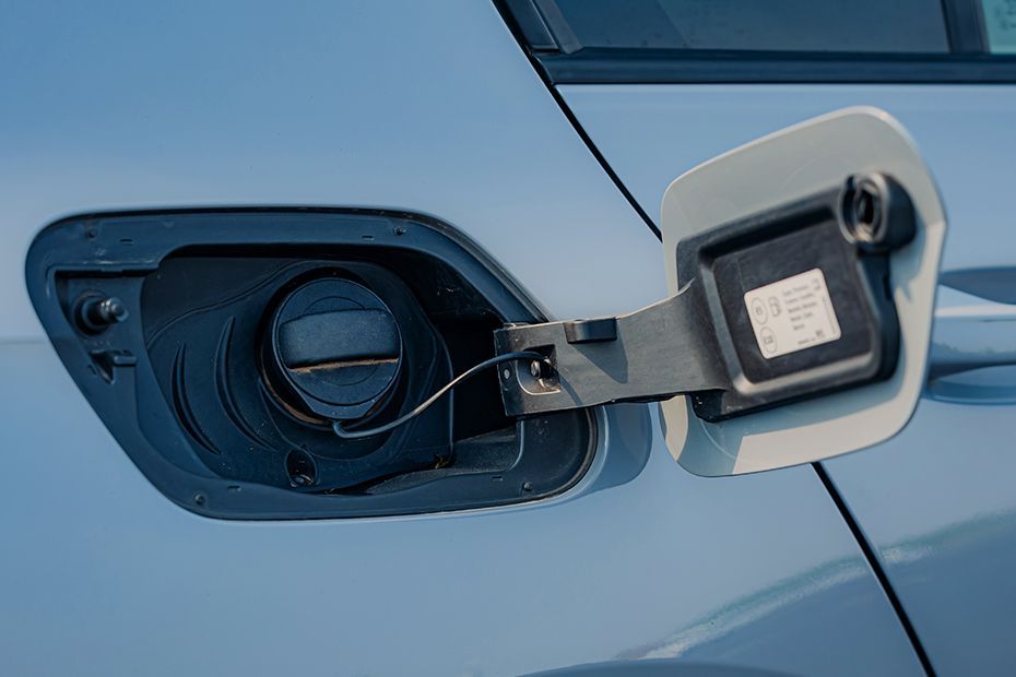 Fuel cap Image of Golf GTI