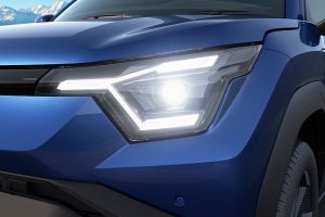 Headlamp Image of e Vitara