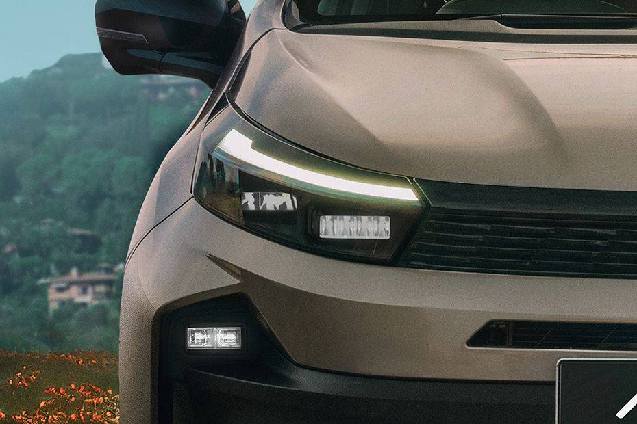 Headlamp Image of Altroz
