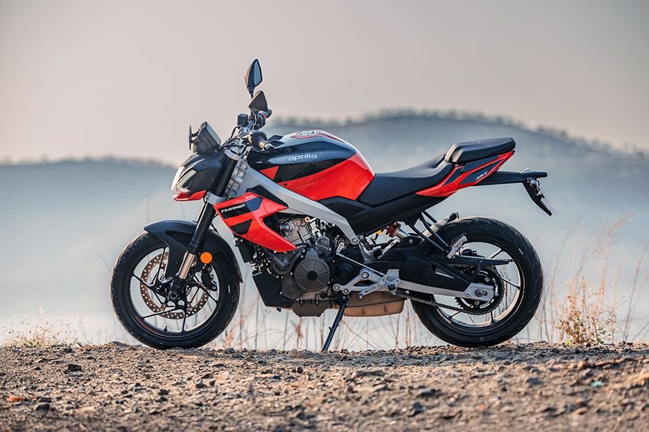 Left Side View of Tuono 457