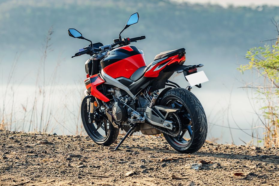 Rear Left View of Tuono 457