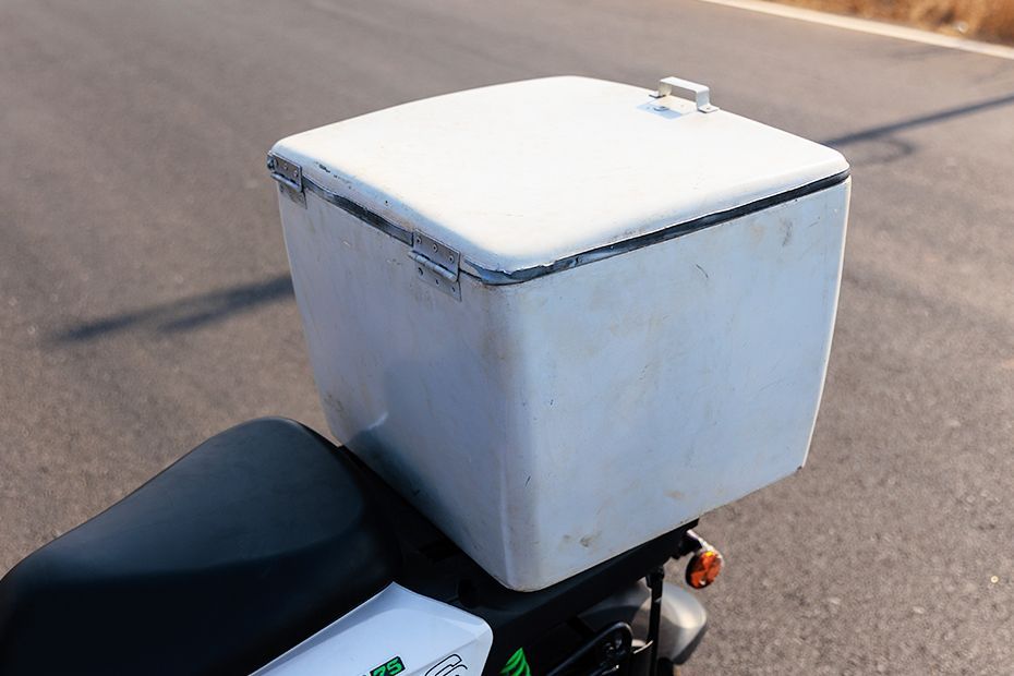 Rear Storage of Hermes 75