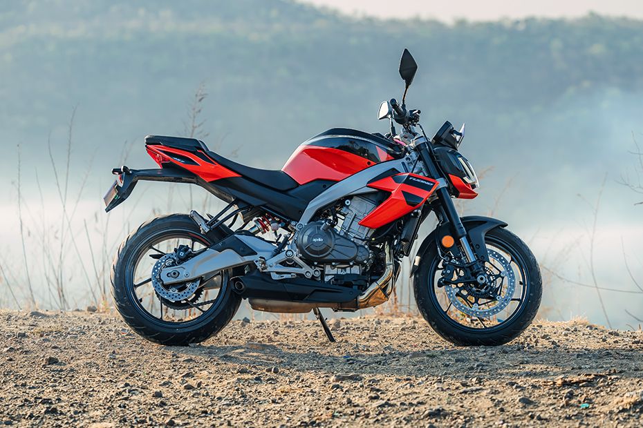 Right Side View of Tuono 457