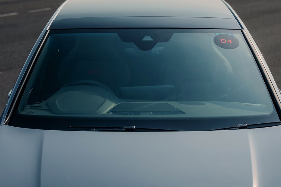 Wiper with full windshield Image of Golf GTI