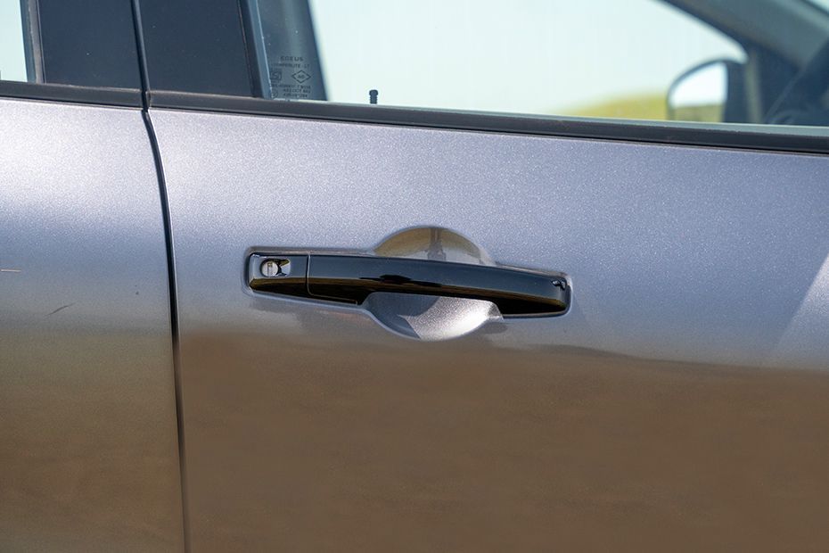 Door handles Image of Triber