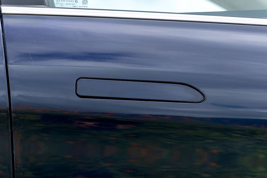 Door handles Image of XUV700