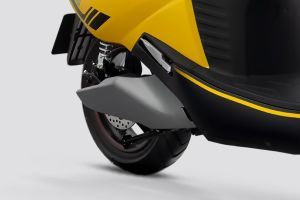 Exhaust View of Vento S