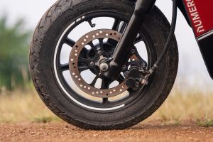 Front Brake View of Diplos Max Plus