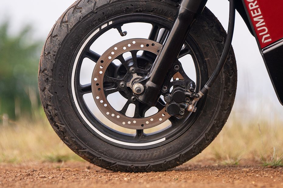 Front Brake View of Diplos Max Plus