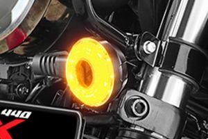Front Indicator View of Hunk 440 SX