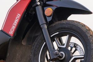 Front Suspension View of Diplos Max Plus