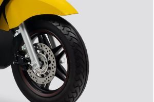 Front Tyre View of Vento S
