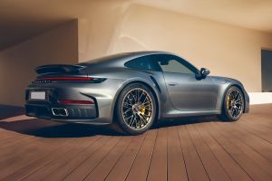 Rear 3/4 Right Image of 911