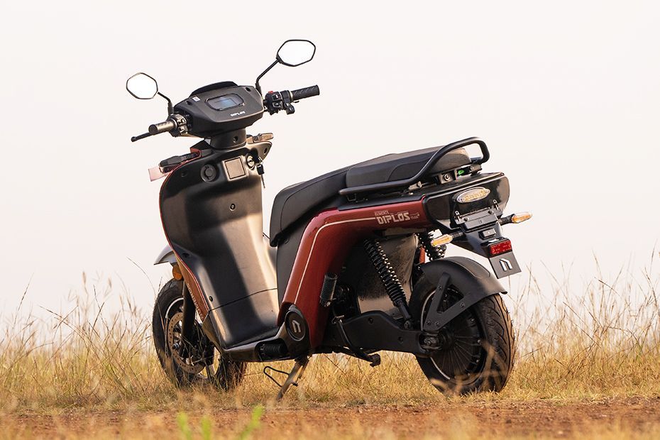 Rear Left View of Diplos Max Plus