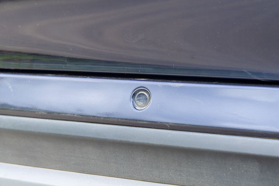 Rear Parking Sensors Top View Image of XUV700