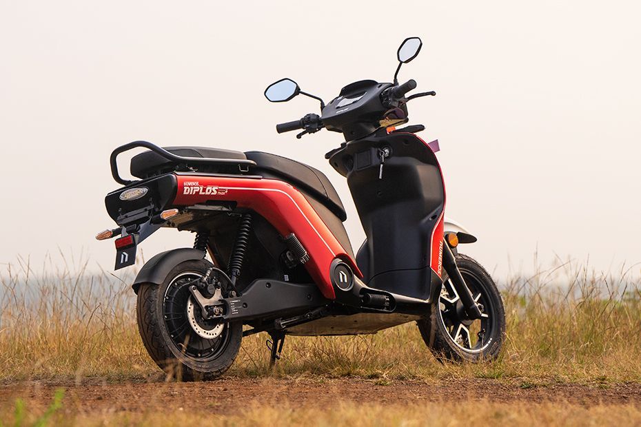 Rear Right View of Diplos Max Plus