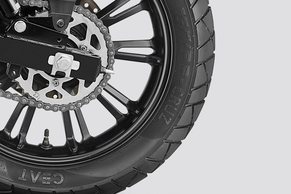 Rear Tyre View of Hunk 440 SX