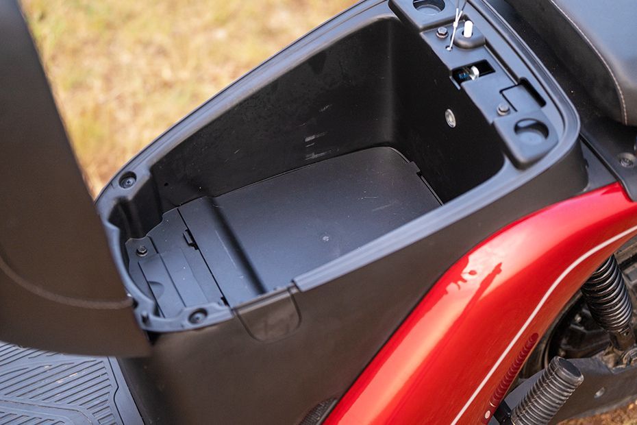 Seat Storage Side View of Diplos Max Plus