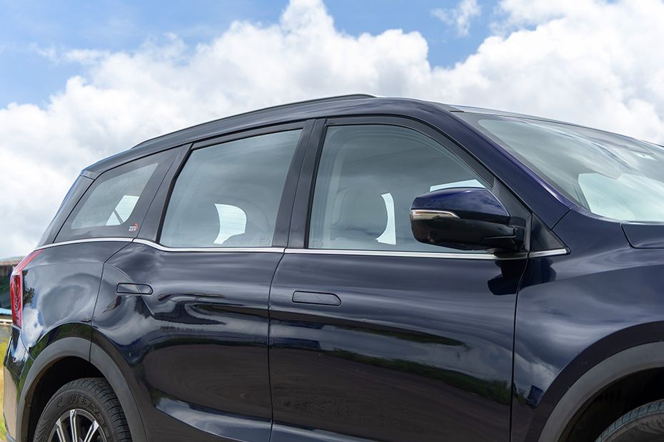 Windows line Image of XUV700
