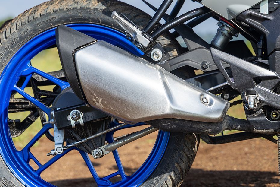 Exhaust View of CB125 Hornet