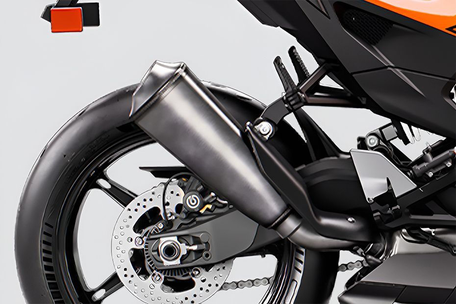 Exhaust View of 990 RC R