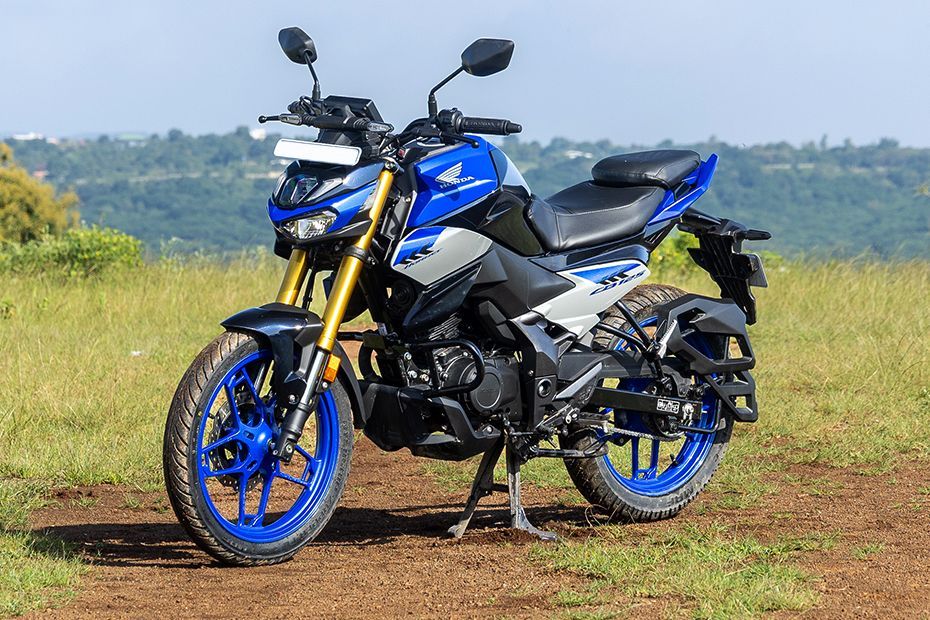 Front Left View of CB125 Hornet