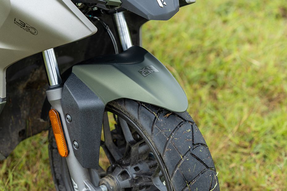 Rear Suspension View of Xoom 160