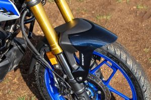 Front Mudguard & Suspension of CB125 Hornet